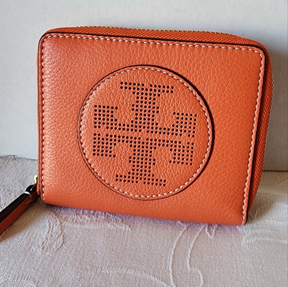 Tory Burch 2FER Gracie Reversible Canvas Tote with Perforated Zip Wallet - Picture 9 of 13